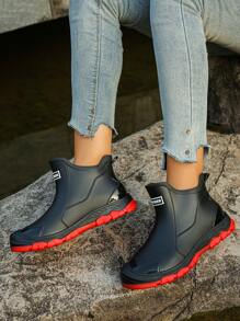 1双青少年防水短款雨靴，时尚舒适，防滑，软厚鞋底，适合厨房、户外水上活动，四季皆宜