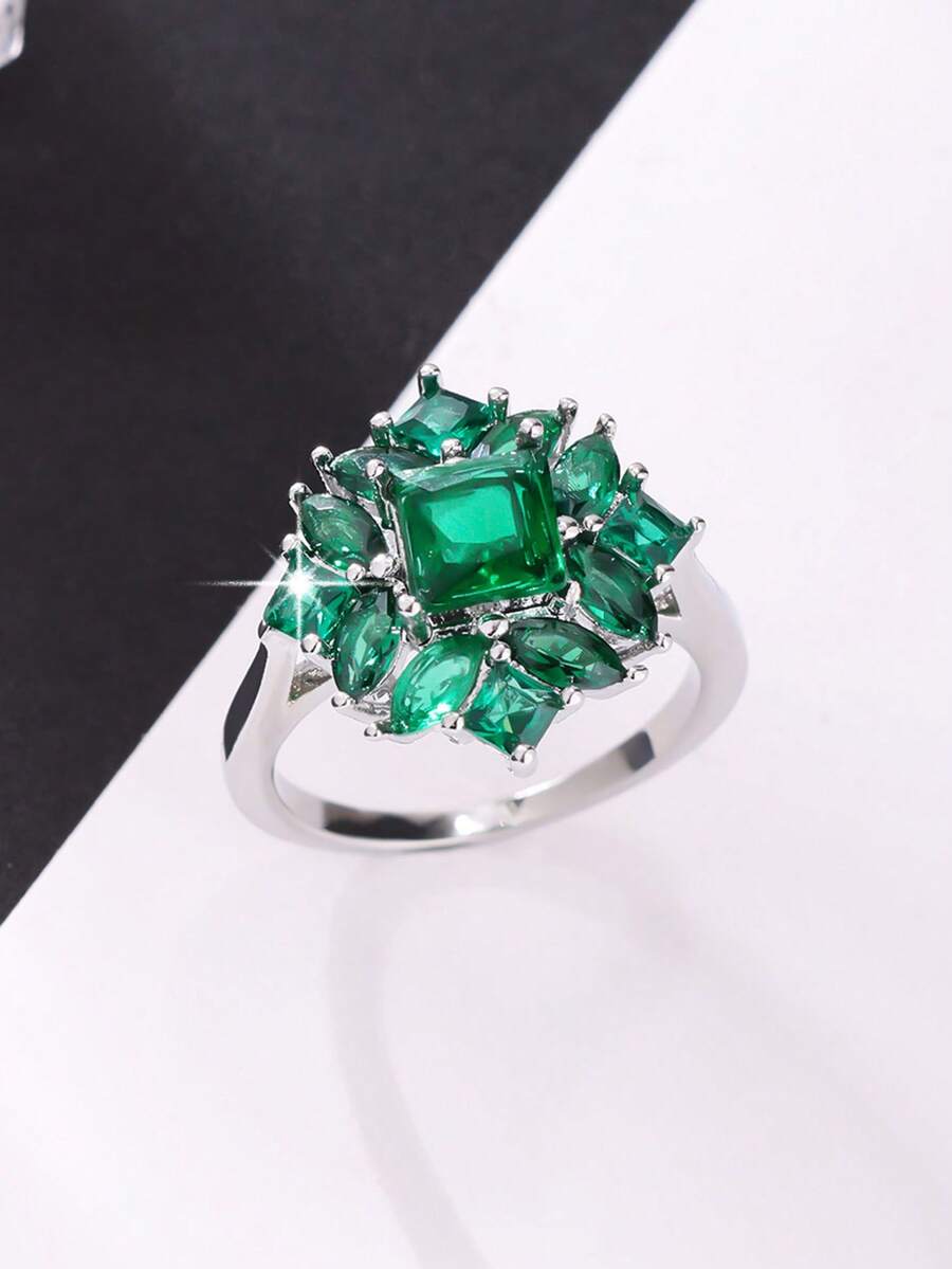 1 件复古优雅闪亮祖母绿 CZ 戒指，女士圣诞节、感恩节礼物，适合日常佩戴