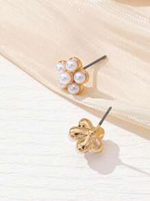 1 Pair Minimalist Small Flower Pearl Stud Earrings