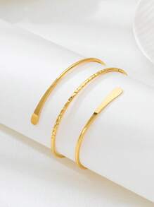 1 Stück 3-stufiges goldfarbenes Armband mit verschränkten Armen, minimalistischer metallischer Blumenlinien-Gravurarmreif, Sommer Körperschmuck für Frauen, Party-Accessoires, Geschenk für Freundin