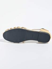 Sandalias de Gladiador Mexicanas Artesanales en Color Dorado Brillante y Marrón Caramelo para Mujer, con Diseño de Jaula, Correa de Tobillo Ajustable, Plantilla Acolchada, Suela de Goma Flexible, Respaldo de Talón Suave, Tallas Grandes, Ligeras y Cómodas, Estilo Bohemio Chic, Calzado Versátil para Verano y Moda Casual Elegante - Dorado - Ver 4