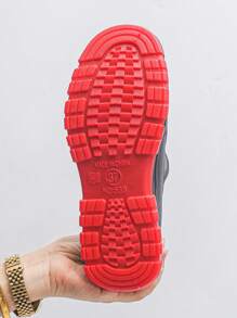 1双青少年防水短款雨靴，时尚舒适，防滑，软厚鞋底，适合厨房、户外水上活动，四季皆宜