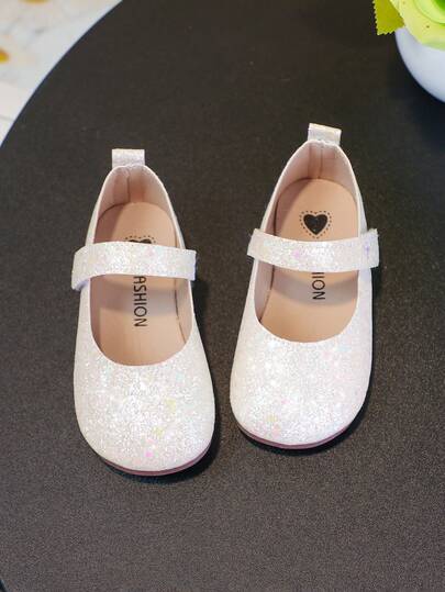 1 par de zapatos planos de niña de material blanco con brillo, diseño de moda lindo, punta cuadrada suave, material de calidad, transpirable, suela ligera, cómodo, adecuado para niñas pequeñas, niñas pequeñas, estudiantes de primaria, uso al aire libre, todas las estaciones, fiesta, vacaciones