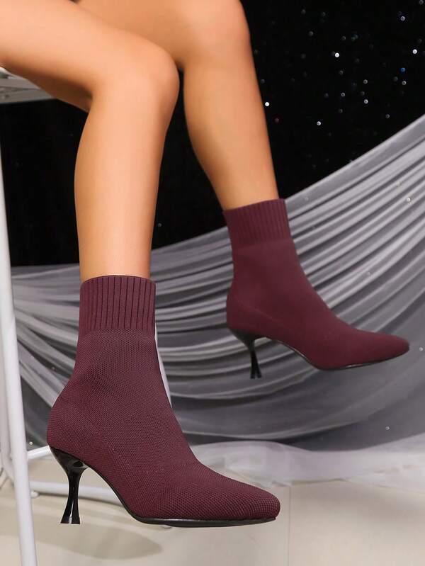 Botas Elegantes de Cor Sólida e Elásticas, Novo Estilo Europeu de Outono/Inverno com Bico Fino em Malha Plus Size, Vinho Tinto, Salto Alto Fino Cano Médio Skinny, Sapatos de Moda Feminina