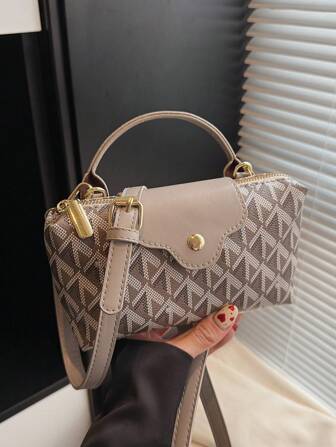 Women's Fabric Nylon Minimalist Diagonal Shoulder Bag, Magnetic Snap Dumpling Shape, Casual Cute Fashion Handbag