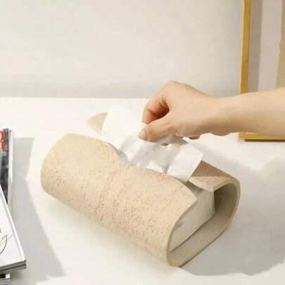 Hộp đựng khăn giấy hiện đại làm bằng nhựa giả đá hang động Ý, sản phẩm thủ công tinh xảo, hoàn hảo để trang trí phòng khách, nhẹ nhưng bền, bề mặt trang nhã, tông màu trung tính sang trọng, phụ kiện trang trí nhà cửa thủ công cho bàn làm việc, kệ sách, bàn cà phê, hoặc làm điểm nhấn cho khung ảnh, tạo phong cách nội thất hiện đại ấm cúng, hài hòa với gam màu trung tính và nội thất tối giản.