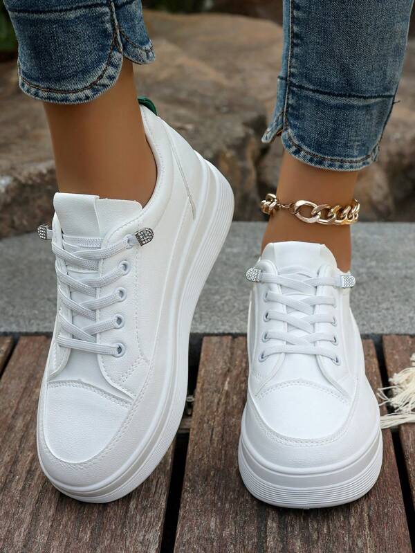 Tênis feminino de couro com costura branca, cadarço, bloco de cores, confortável, sola grossa com função de elevação oculta, adequado para todas as estações