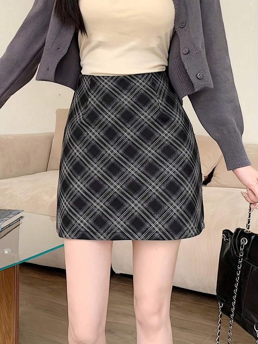 复古简约A字裙新款女式短款羊毛裙高腰修身紧身裙，秋冬