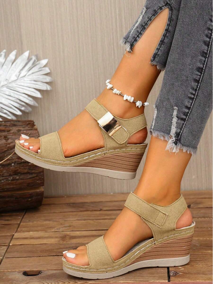 大码女式复古纯色扣坡跟厚底凉鞋 - 卡其色 - 查看 1