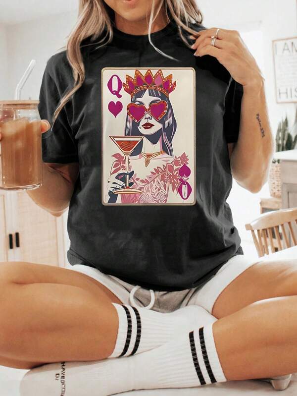 Pop Queen Wine Glass Q Printed T-Shirt, Short-Sleeved Round Neck, Women's Casual Top, Plus Size Short-Sleeved, Daily Outfit, Cool,Plus Size Women Clothes,Plus Size Tops,Plus Size Summer Clothes,Going Out Tops Women,Holiday Outfits Night,Inawly,Tops Damen,Summer Holiday,Cute Tops,Graphic Tees Women,Summer Tops,Tops For Women,Crop Tops Women,Summer Tops For Women,