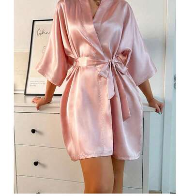 1 pieza Bata elegante de unicolor con cinturón para mujer, para otoño/invierno, camisón corto de satén y seda suave, adecuado para novias, damas de honor, ropa de casa. Vestido corto de temporada de bodas, con estampado de letras, bata y pijama.