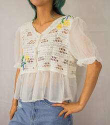 Blusa bordada de mujer, con cuello en V, botones, diseño con flores, para primavera/verano. - Blanco - Ver 3