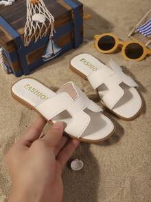 1 Pair Genuine Leather Toddler/Little Girls' Flat Sandals, Minimalist Adjustable Strap Round Toe Fashion Elegant Cute Roman Sandals, Suitable For 3-12 Years Old Girls Daily, Casual, Vacation, Beach Wear, Spring/Summer 2025