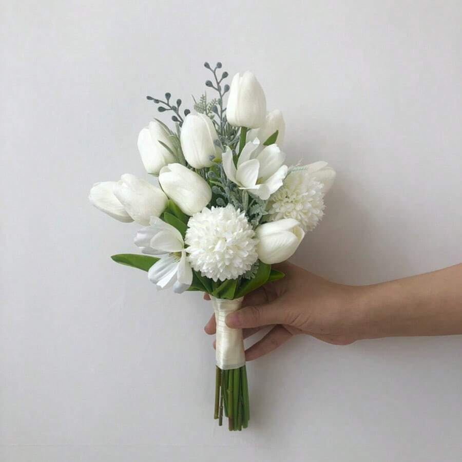 Calla Holding Flowers Bridal Tossing Bouquet Bridesmaid Bouquets Wedding Floral Centerpieces For Home Anniversary Decoration Arrangement,Wedding Photography Props - White C - View 1