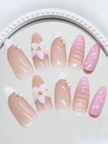 24 件中号杏仁形白色法式美甲仿真指甲套装，带有 3D 花朵、贝壳、珍珠和水滴设计（包含：1 件指甲胶、1 个指甲锉）- 适合女性日常、约会、派对
