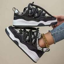 Women's Platform Sneakers, Fashion Increase Height Round Toe Lace-Up Casual Lightweight Non-Slip Unisex Skateboard Shoes, Black Tassel Street Dance Beggars Shoes - Black - View 5