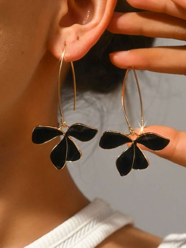 1 paire de boucles d'oreilles à la mode au design géométrique et floral unique pour femme