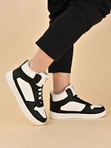 男士靴子，四季男鞋，户外休闲鞋，黑白配色，尺码 37-47，系带防滑厚底鞋，步行鞋，滑板鞋，高帮男鞋，健身房健身鞋，青少年靴，送给男朋友的礼物，返校礼物，学生风格，休闲运动鞋，运动靴，派对