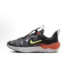 Nike 女士新款轻便低帮运动休闲跑步鞋 DV3106-001 - 黑與白 - 查看 2
