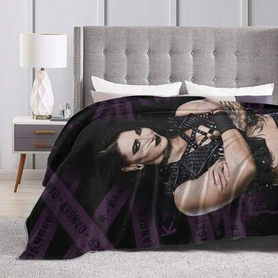 1pc Comfortable Rhea Ripley Pattern Flannel Blanket, Bedroom Decor, Picnic Rug, Travel Blanket, Wool Blanket, Bed Blanket, Throw Blanket, Plush Blanket, Cozy Blanket, Autumn Blanket, Summer Throw, Bedroom Blanket, Soft Blanket, Sofa Cover, Cool Fleece, Soft Polyester Knit Design, Multipurpose, Machine Washable, Bedding, Fluffy Blanket And Cozy Throw, Ideal Gift For Home And Travel, Birthday, Anniversary, Daily Gift For Family And Friends