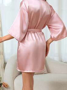 1 chiếc áo choàng tắm nữ màu trơn thanh lịch thắt eo mùa thu/đông, đồ ngủ ngắn gợi cảm bằng lụa satin mềm mại, phù hợp cho cô dâu, phù dâu, mặc ở nhà. Váy ngắn mùa cưới, họa tiết chữ cái, áo choàng và bộ đồ ngủ. - Hồng - Xem 4