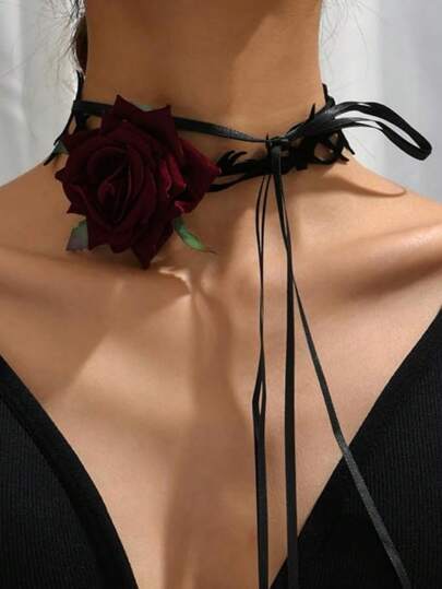 1 件万圣节女式服装玫瑰颈链 - 红色和黑色玫瑰颈链，带刺链设计，独特的玫瑰项链万圣节花，适合万圣节服装配饰，万圣节派对项链配饰