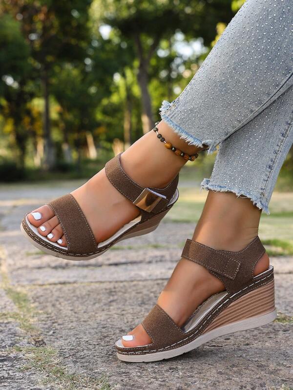 Plus Size Women Vintage Solid Color Buckle Platform Wedge Sandals