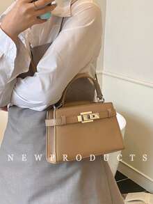 low tea 新款夏季荔枝纹女士手提包，时尚可调节肩带斜挎包，简约纯色高端金属装饰单肩通勤包 - 卡其色 - 查看 5