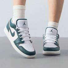 Nike Jordan Air Jordan 1 Low SE Leather Comfortable Versatile Anti-Slip Durable Low-Top Basketball Shoes Green & White - Green and White - View 4
