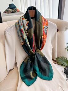1条女士优雅印花90厘米方巾，适合休闲时尚的户外佩戴，可用作头巾、发带、披肩，是搭配连衣裙的完美配饰。