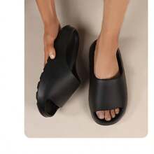 Sandalias de verano para hombre de talla grande, nuevas sandalias de playa con suela gruesa antideslizante y de EVA, 2025