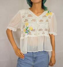 Blusa bordada de mujer, con cuello en V, botones, diseño con flores, para primavera/verano. - Blanco - Ver 1