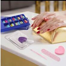 Set de 150 de bucăți pentru unghii cu sclipici roz-violet: Include 50 de blocuri de lustruit unghii, 50 de pile de unghii cu burete dublu față în formă de inimă și 50 de pile de unghii cu sclipici în formă de bară. Potrivit pentru unghii, pedichiură și consumabile pentru lustruire/finisare în confecționarea bijuteriilor cu sclipici roz strălucitor.