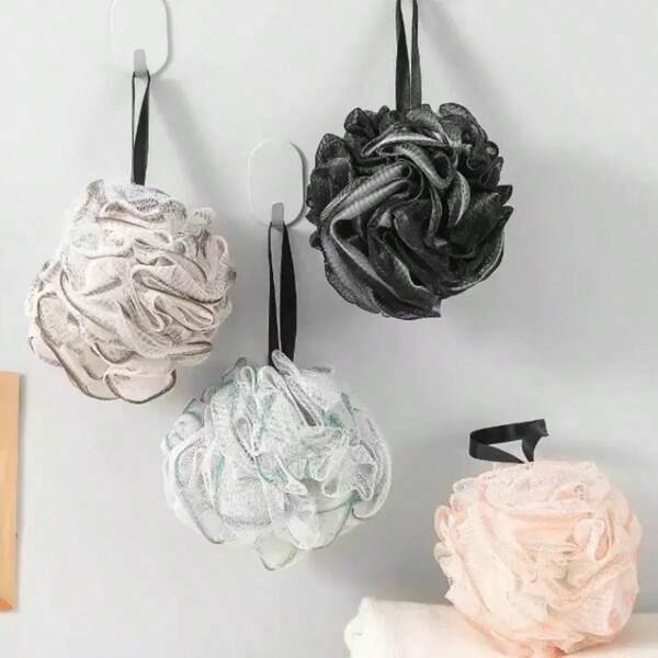 Set de 4 éponges de bain - Peau morte noire, boules de bain haut de gamme, douces, durables et mignonnes pour filles, boules de bain à récurer, boules de bain loofah, boules de bain loofah douces, serviettes de bain à boules de loofah avec cordon, éponges de bain, serviettes de bain loofah convenant à tous les types de peau, convenant aux salles de bain de la maison et des dortoirs, Halloween