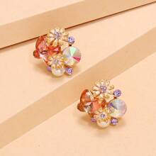 一对蝴蝶和花朵仿珍珠耳钉，适合日常佩戴