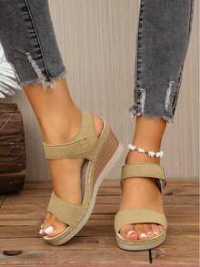 大码女式复古纯色扣坡跟厚底凉鞋 - 卡其色 - 查看 3