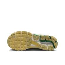 Nike Air Zoom Vomero 5 低帮休闲训练鞋，适合城市通勤和跑步，男女通用设计，米绿色 - 米綠色 - 查看 6
