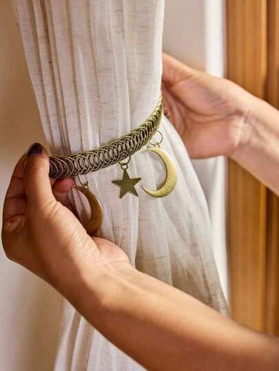Cirelle 1pc Vintage Star & Moon Metal Curtain Clip, Suitable For Living Room, Bedroom, Study Home Decoration Gifts Birthday Graduation, Rama Comfort Home, Housewarming Gift, High-End Hotel Supplies, B&B Decor, Special Gift, Gifts For Women/Girls/Girlfriend