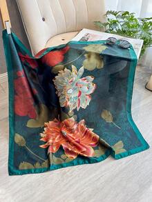 1条女士优雅印花90厘米方巾，适合休闲时尚的户外佩戴，可用作头巾、发带、披肩，是搭配连衣裙的完美配饰。