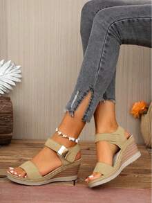 大码女式复古纯色扣坡跟厚底凉鞋 - 卡其色 - 查看 2