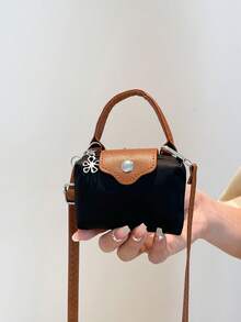 新款冬季迷你时尚手提包，采用撞色设计，防水尼龙材质，可作单肩包、方形包和蔬菜篮包使用，适合通勤、聚会和度假。 - 黑色 - 查看 4