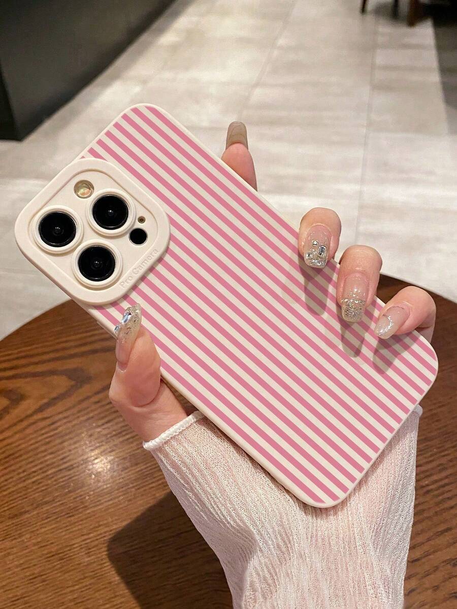 粉白条纹时尚打孔直边彩绘防摔手机壳，兼容 14、14 Pro、14 Pro Max；3D卡通款兼容 13、13 Pro、13 Pro Max；彩绘款兼容 11、11 Pro Max、12、12 Pro、12 Pro Max；防摔款兼容 XR；卡通款兼容 7/8；兼容 15、15 Pro、15 Pro Max、16、16 Pro、16 Pro Max、S23、S24、S25、S24 Plus、S25 Plus、A56、A36、A26；防水防震防刮，春季粉彩礼品