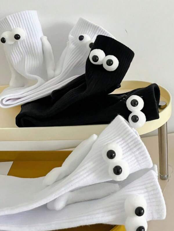 2 Pairs Couple's Fashionable Mid-Calf Magnet Attraction Hand In Hand Funny Socks With Creative 3D Big Eyes Design,Suitable For Couples, Friends, And Family Holiday Party, Valentine's Day Gift,School And Daily