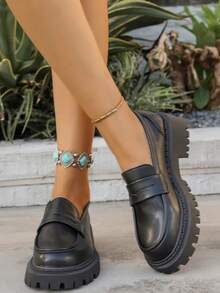 Women's Outdoor Thick Sole British Style Patent Leather Anti-Slip Loafers Slip-On Casual Flats Plus Size Shoes - Black - View 5