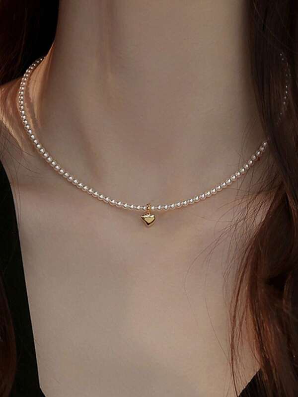 1pc Vintage-Inspired Faux Pearl Necklace, Minimalist Choker Style Necklace With Heart Pendant, Luxurious Necklace Suitable For Daily Wear, Parties, Dinners And Occasions For Women