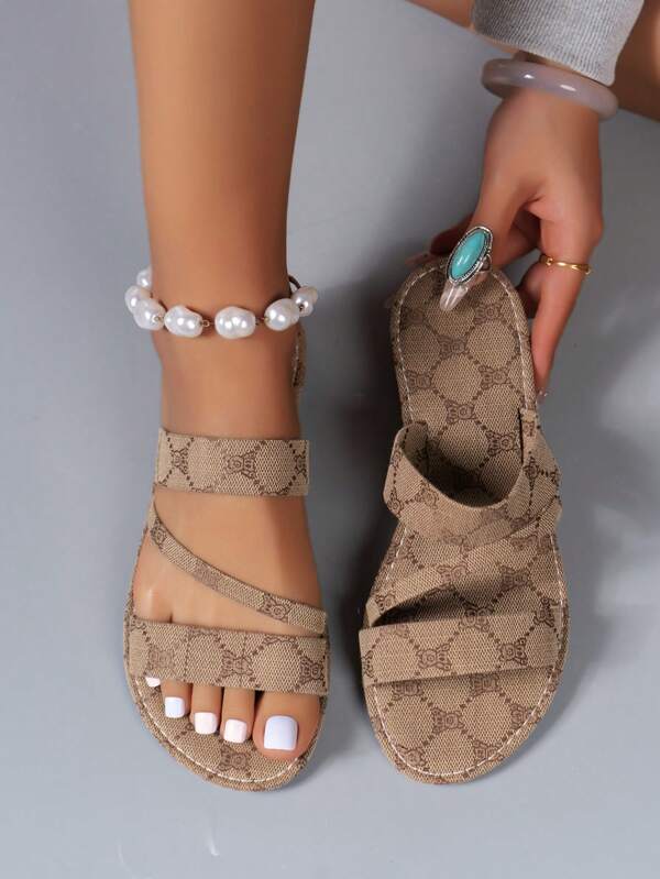 New Women's Fashion Bohemian Tassels Rivet Embellished Flat Sandals