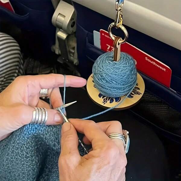 Portable Red Wooden Yarn Guide - Portable Wooden Crochet Yarn Winder, -Free Yarn Guide, Suitable For Crafters And Gifts