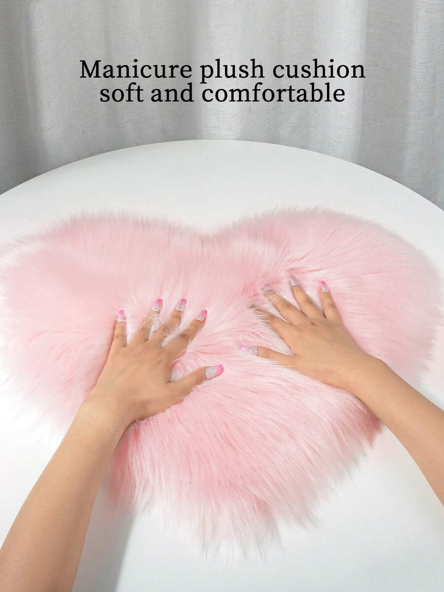 Pink Heart-Shaped Ins-Style Nail Art Photoshoot Props, Flat Lay Accessories, Fluffy Long Mat For Nail Polish Display & Live Streaming - Pink - View 1