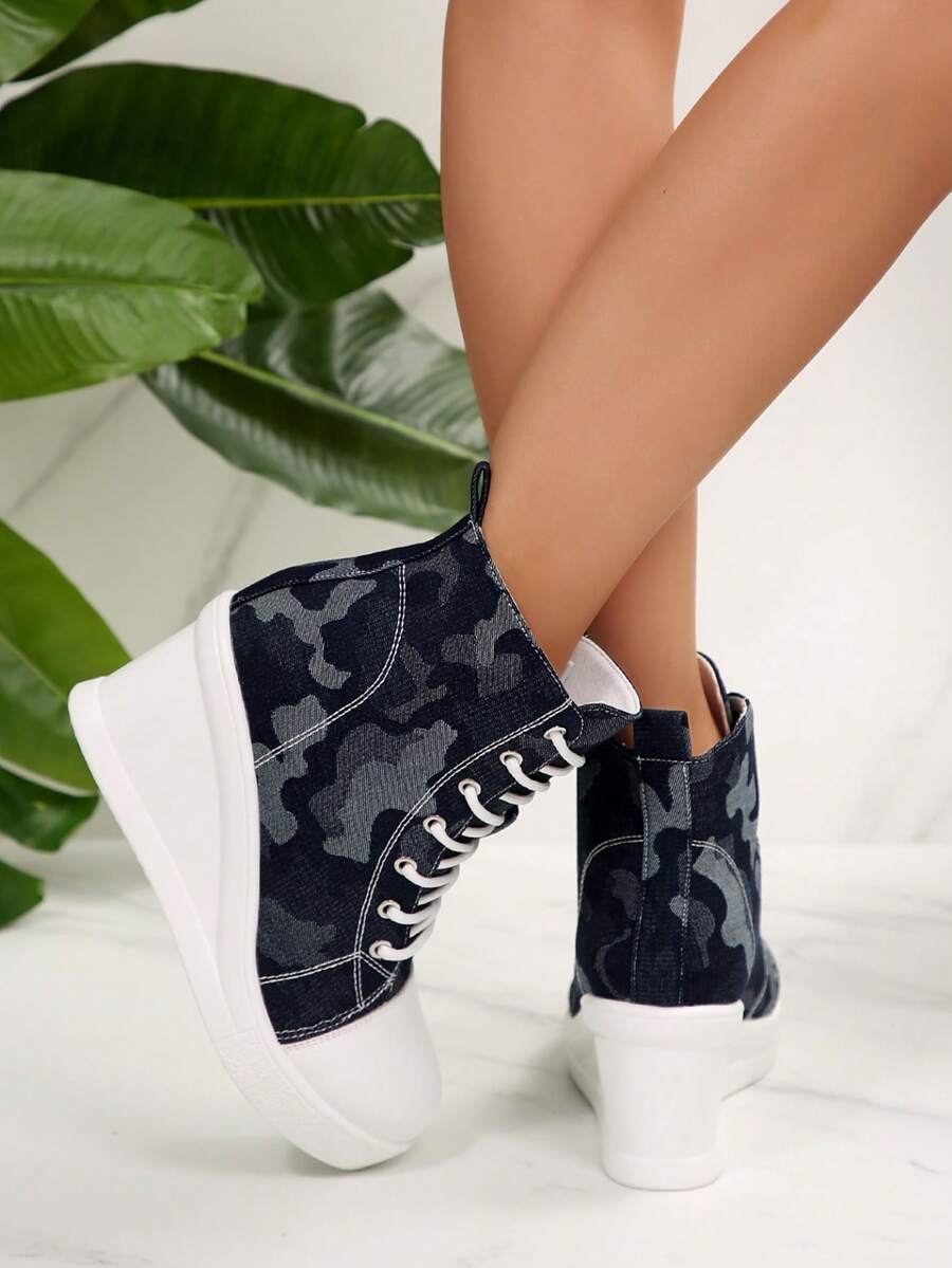 Women's New Camouflage Boots, Retro Style Footwear Suitable For Women And Girls, Shoes For Daily Wear, Leading Fashion Shoes For Stylish Women, Unique Design Combining Casual Elegance - Blue - View 1