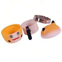 1个金属齿塑料外壳可爱卡通手动研磨器，4层可拆卸手动研磨器，直径2.8英寸，防滑磨砂外壳，操作简便，室内外便携（黑色、粉色、黄色），节日礼物 - 彩色 - 查看 3